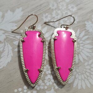 Kendra Scott Neon Pink Arrow Arrowhead Sky Gold Drop Earrings